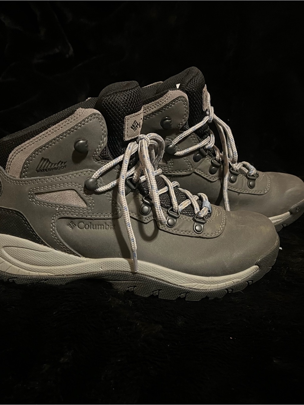 Columbia Women's Gray Lace-Up Waterproof Hiking Boots Size 8.5